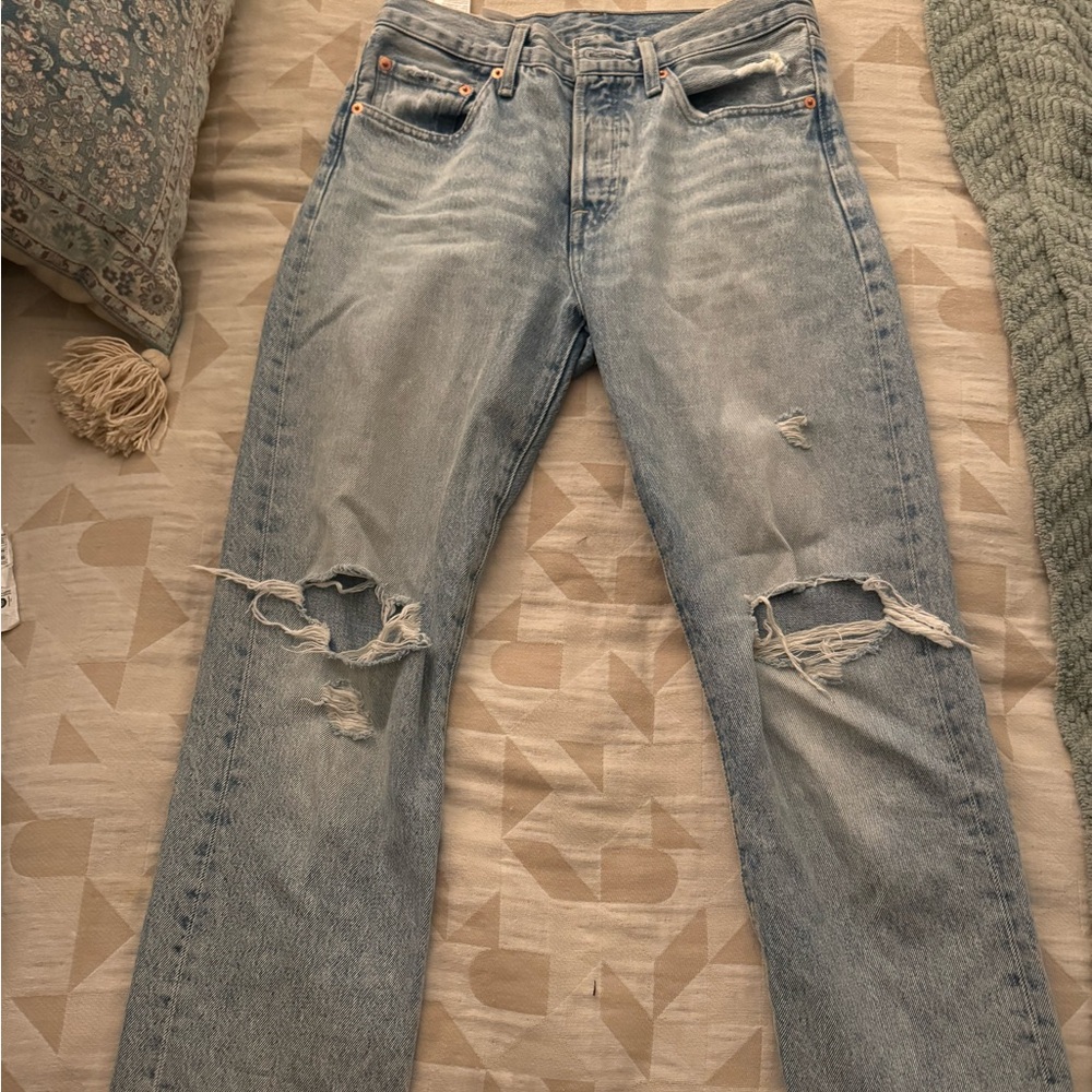 like new size 26 Levi Jeans - 501
